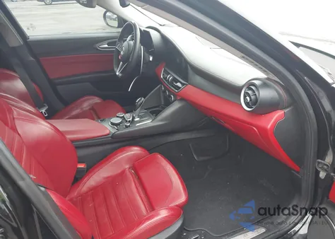 2018 Alfa Romeo Giulia Ti Sport Awd z USA, uszkodzony, nr VIN ZARFAEEN4J7573216